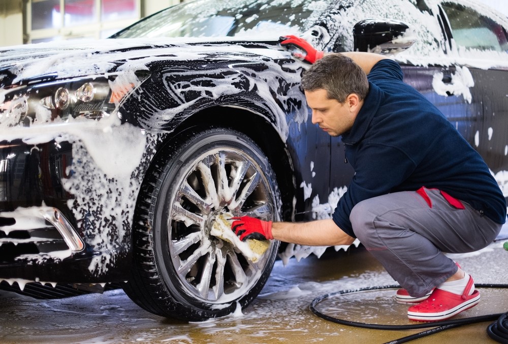 Vervuild klinker Bouwen What is the Difference Between a Car Wash and Auto Detailing?